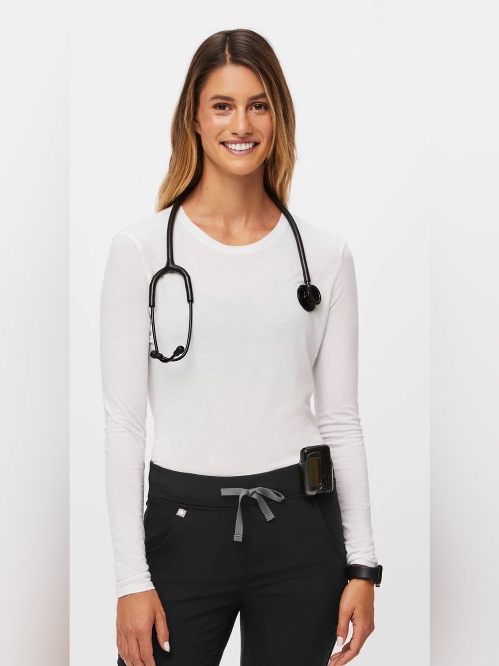 FIGS Supersoft Long-Sleeve Underscrub Women’s Medium White Crewneck Medical